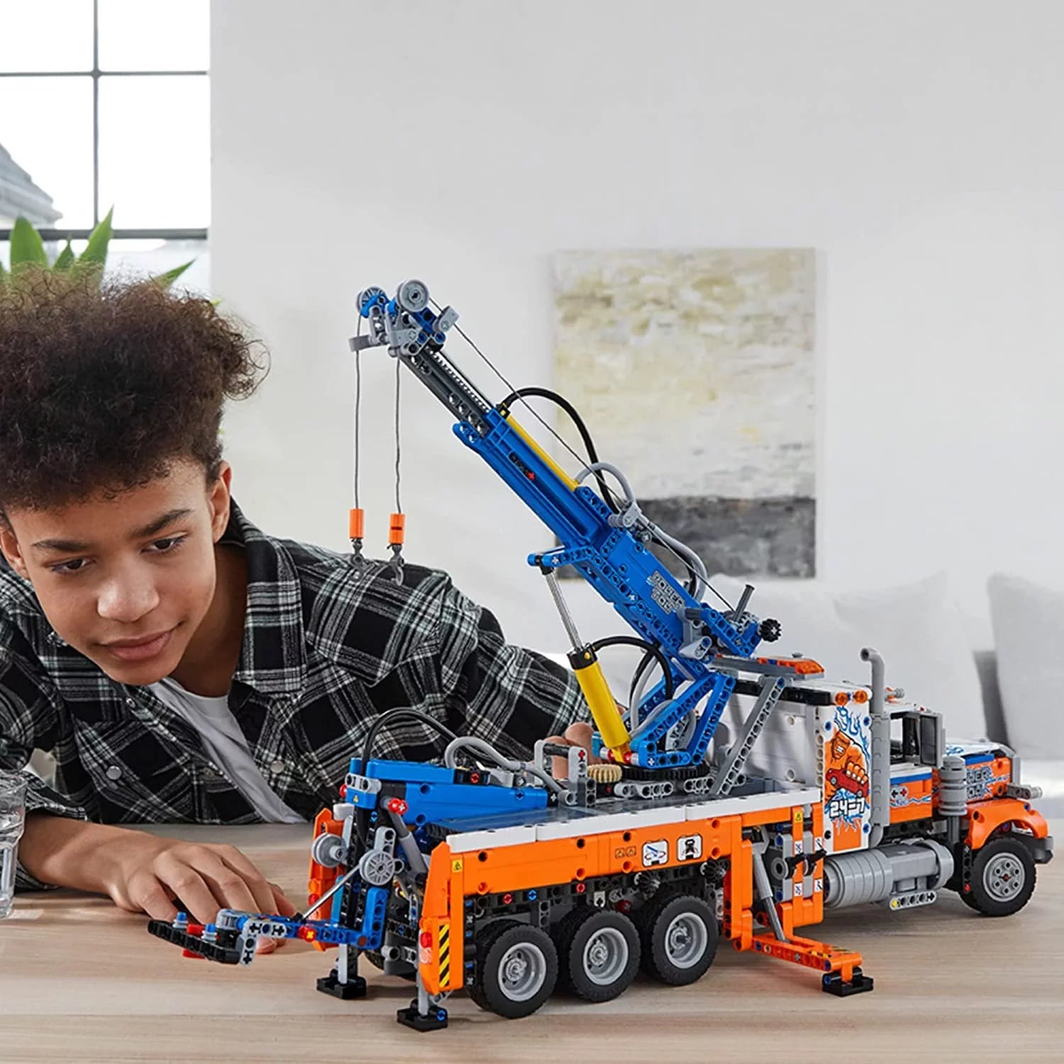 Heavy-Duty Tow Truck with Crane X428672