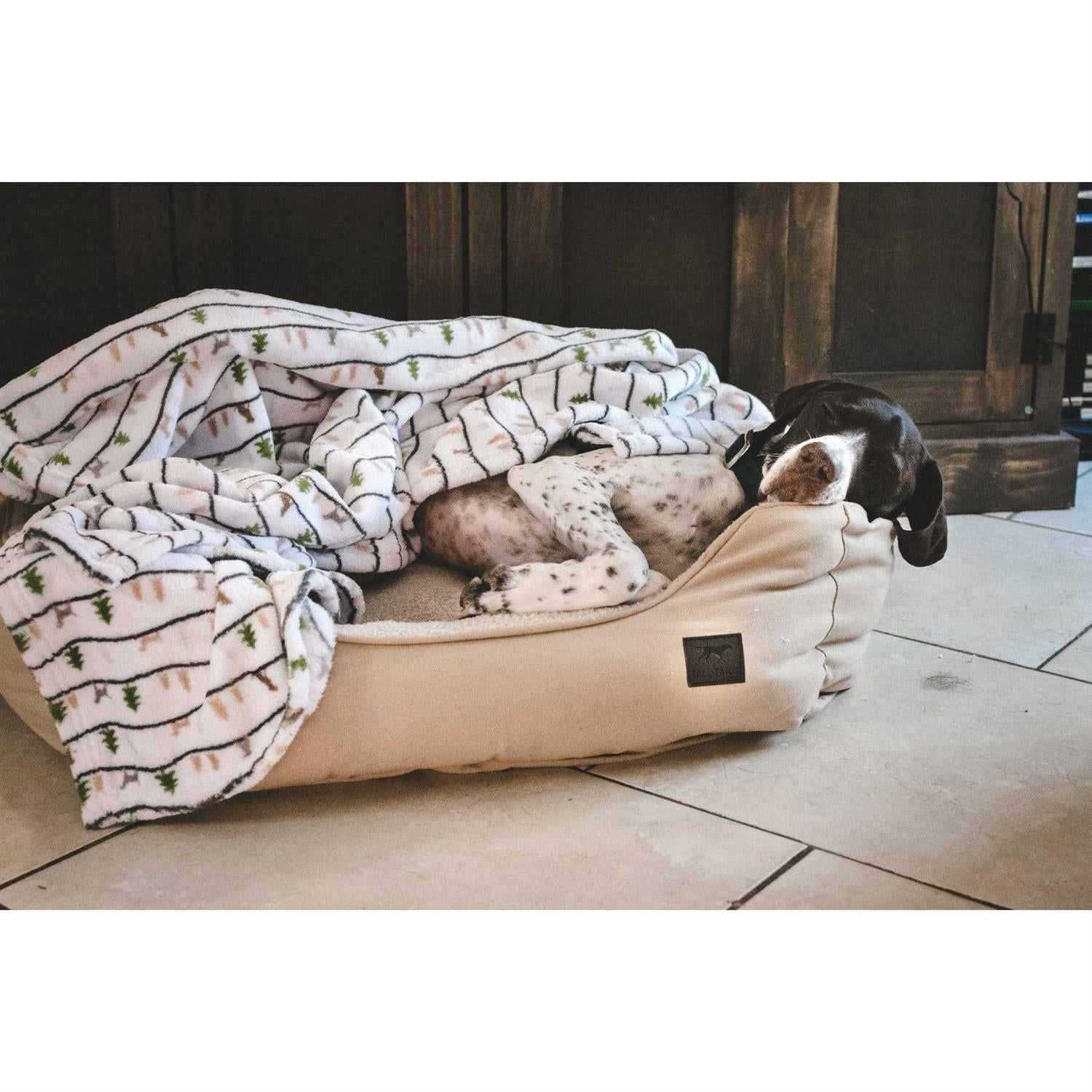 Tall Tails Dream Chaser Bolster Bed H799