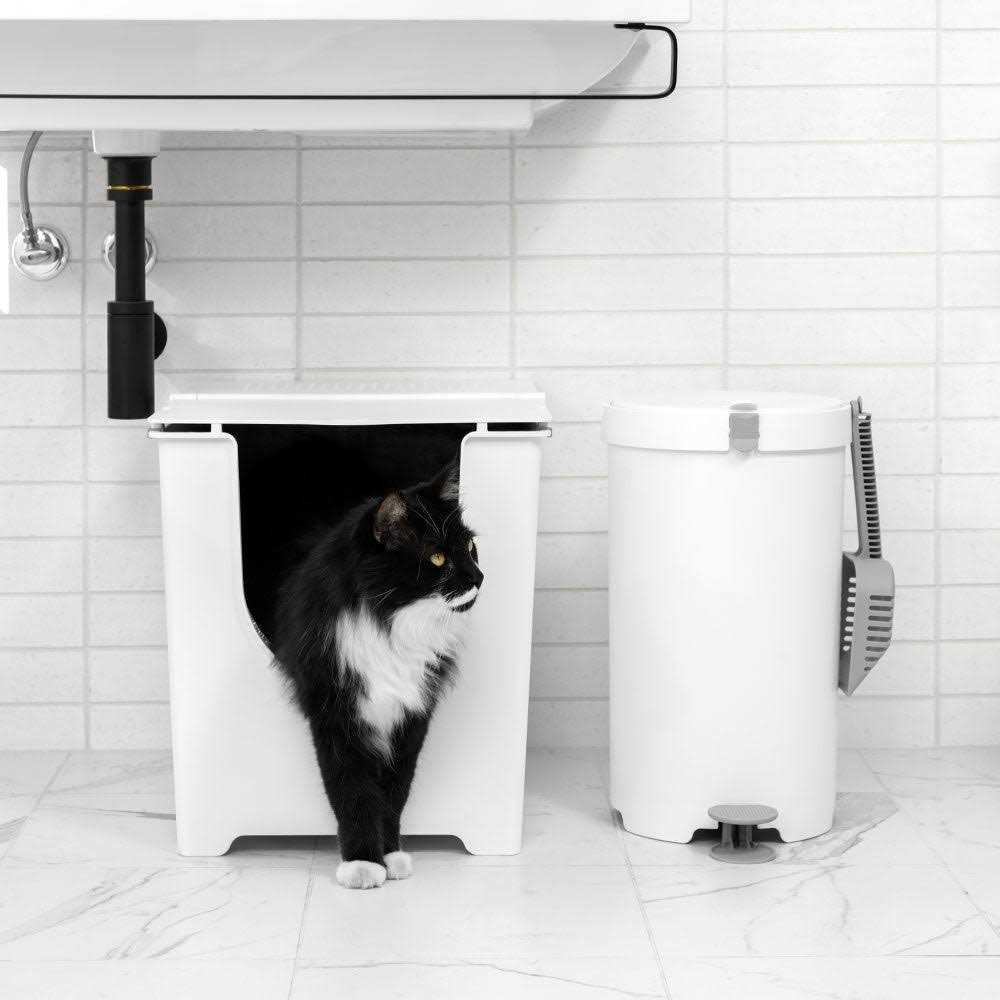 Flip Litter Box with Scoop and Reusable Liner M376