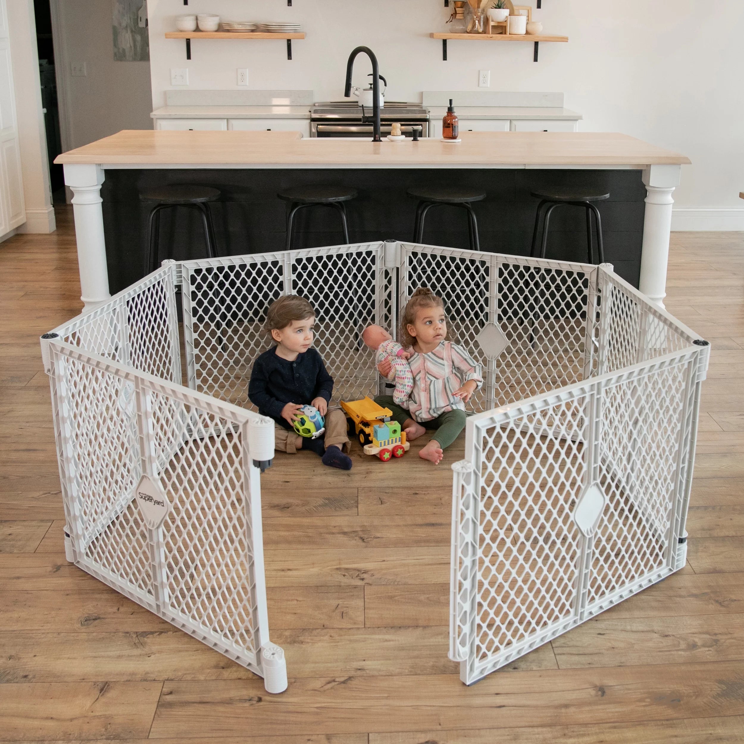 Baby Play Yard, Gray Plastic U587