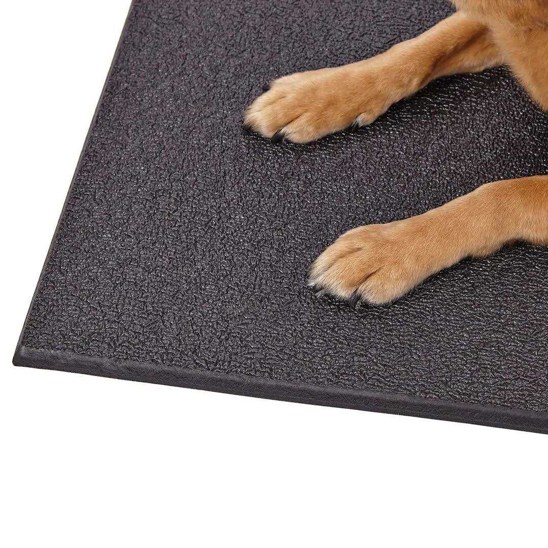 Cushioned Waterproof Dog Crate Mat E494278